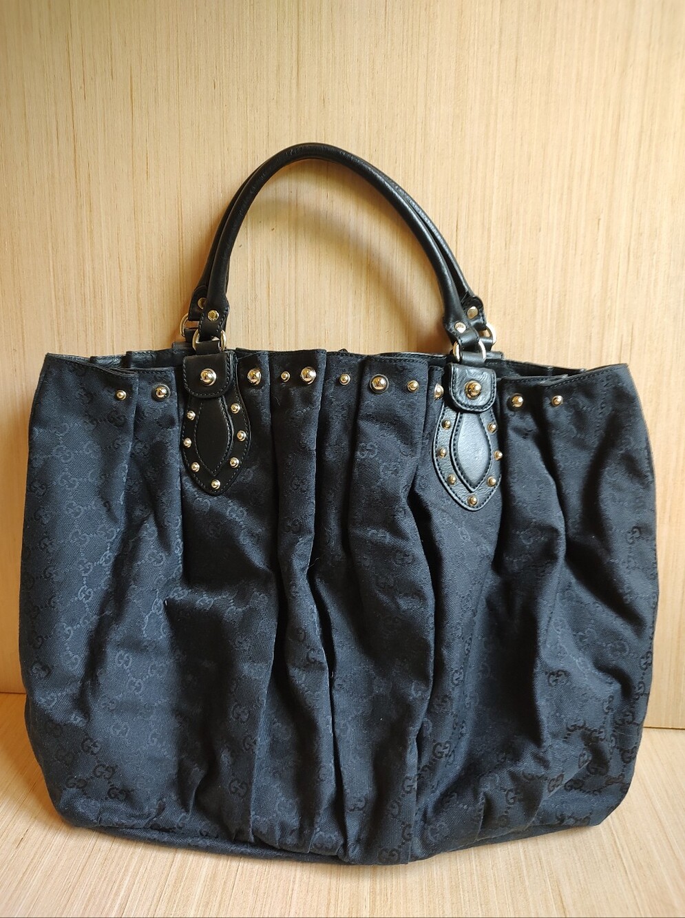 Gucci GG Canvas Studded Pelham Tote Leather Black Gold Bag Shoulder Handbag NWT